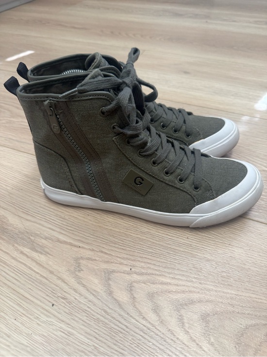 G by Guess Shoes - Guess Los Angeles Canvas Sneakers
G Gorlia2 Green Size 8.5